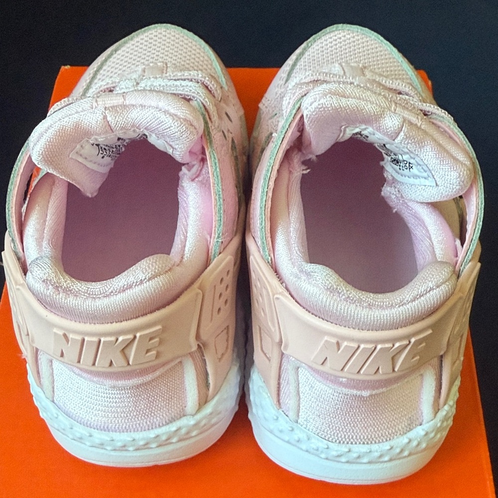 Nike Kids Light Pink Sneakers - Picture 4 of 7